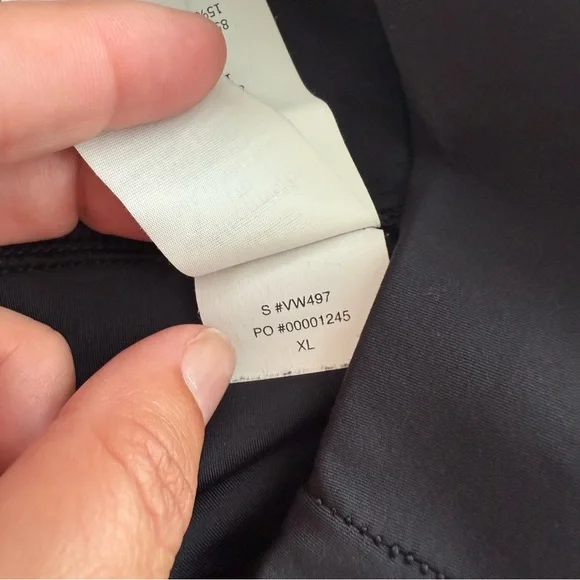 Vuori Black High-Waisted Leggings - Picture 3 of 8